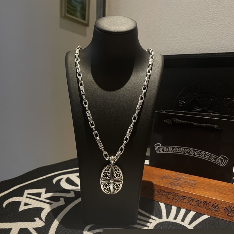 Ch**me He**ts necklaces
